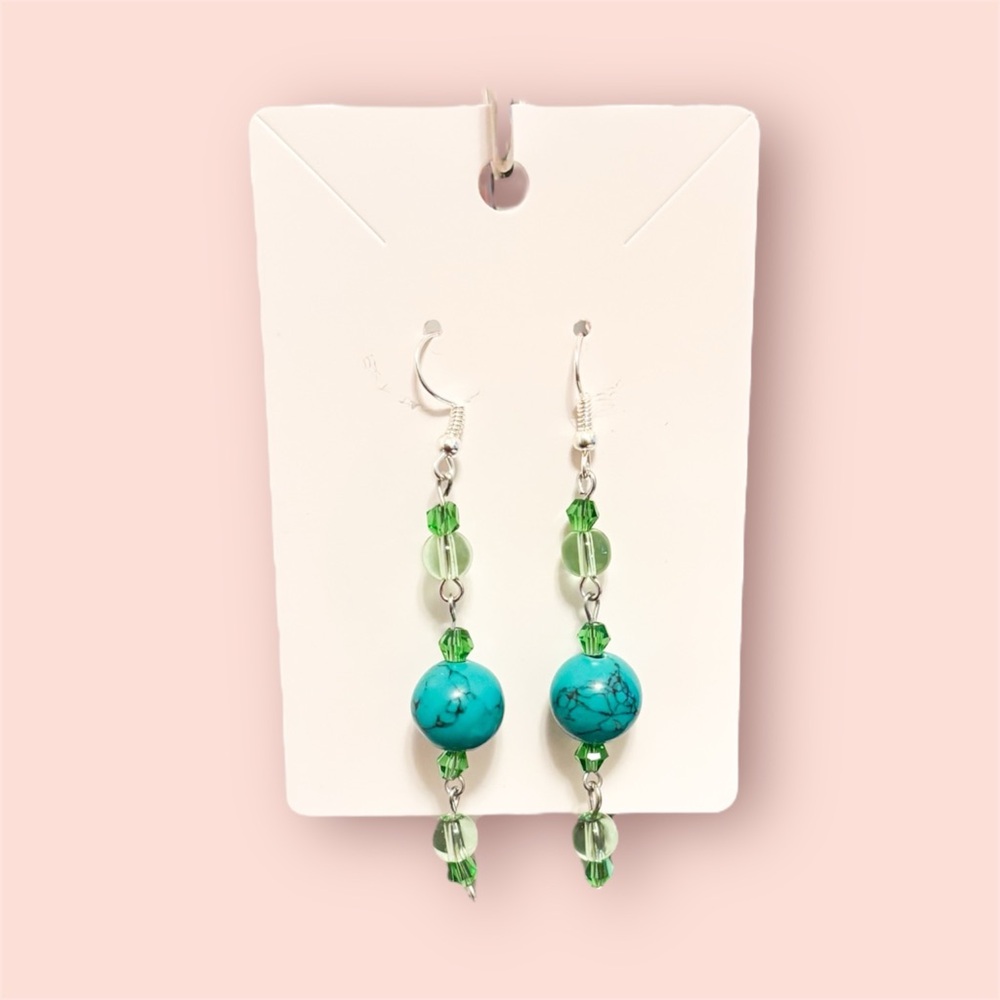J18 - Green Jade Beaded Earrings.